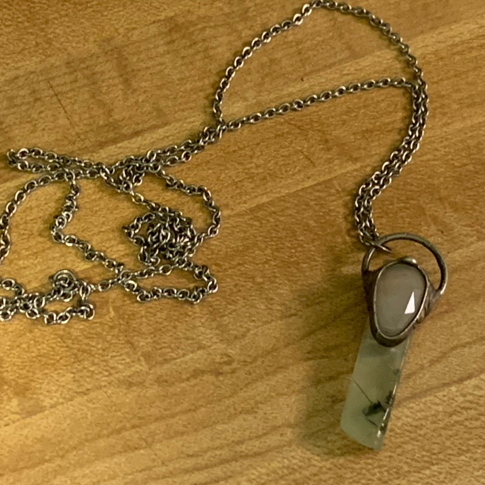Prehnite & faceted peach moonstone Tiffany technique crystal pendant - Picture 4 of 14